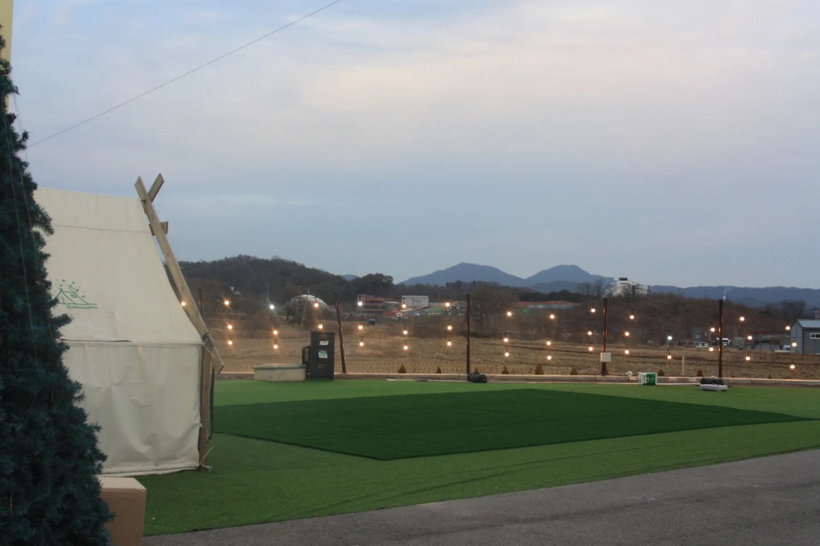 300카페 사장님 인터뷰 사진 9 - 업체창고