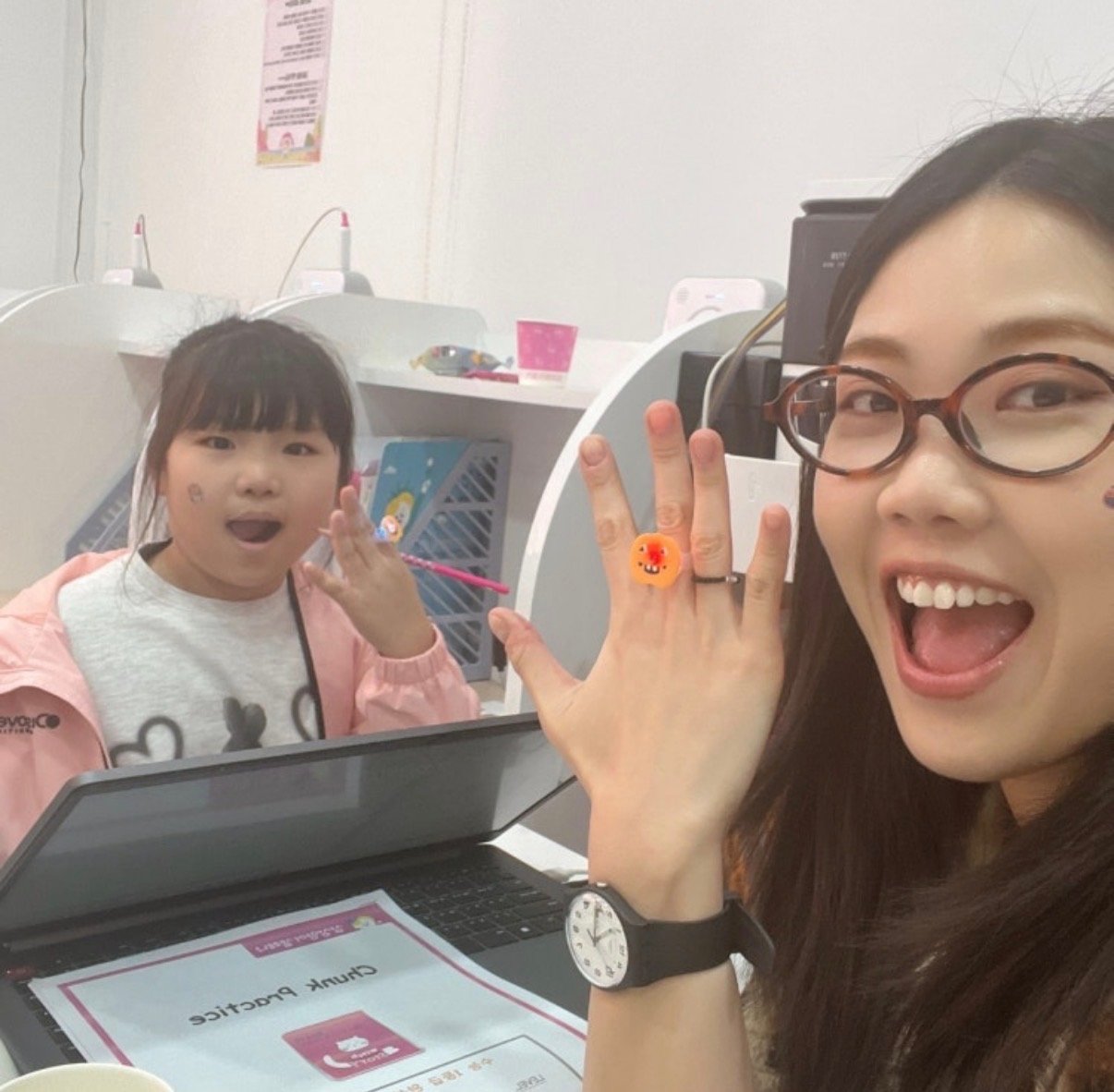 삼성영어셀레나포곡학원 사장님 인터뷰 사진 3 - 업체창고