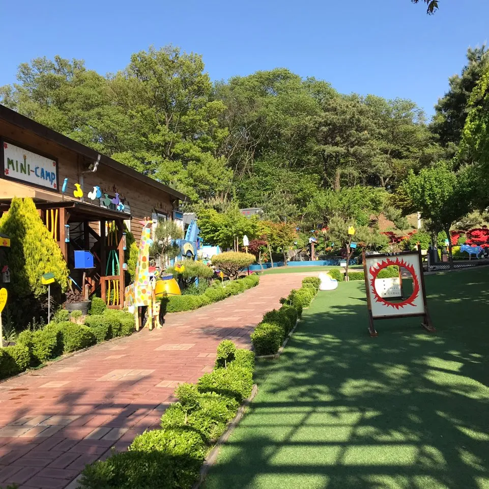 개들의정원 대표 이미지