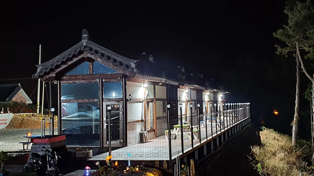 고흥 거금락 한옥펜션캠핑장 대표 이미지