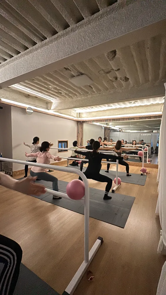 라라필라테스명륜점 대표 이미지