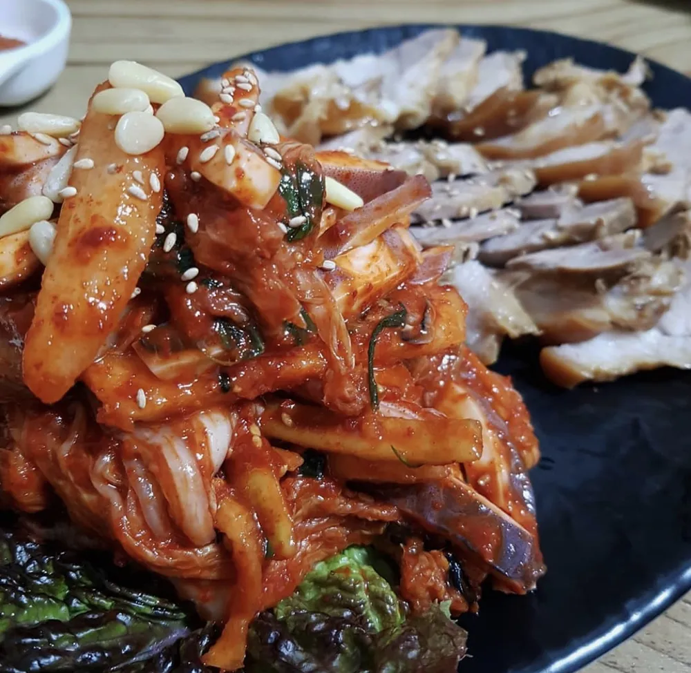 돌다리보쌈칼국수 대표 이미지
