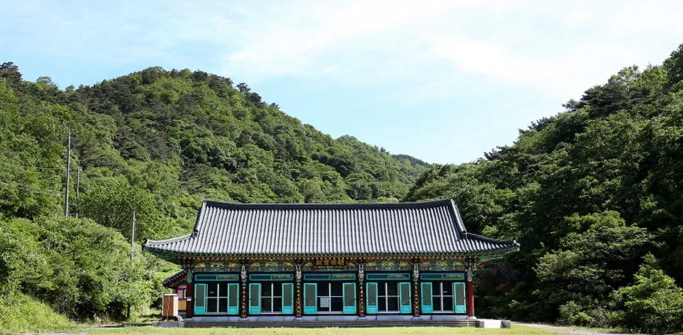 석장추모관 대표 이미지