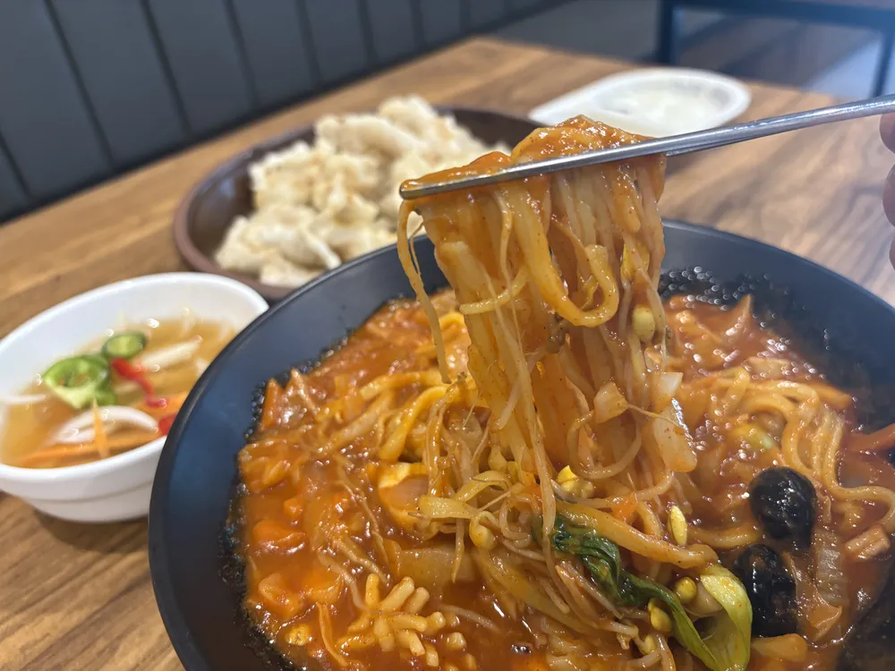 동우 대표 이미지
