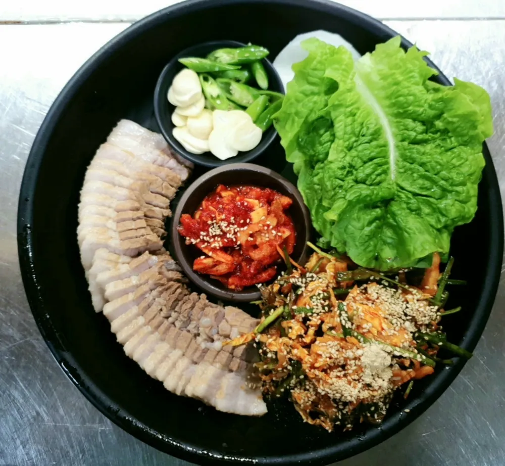 밀촌손칼국수 보쌈 대표 이미지