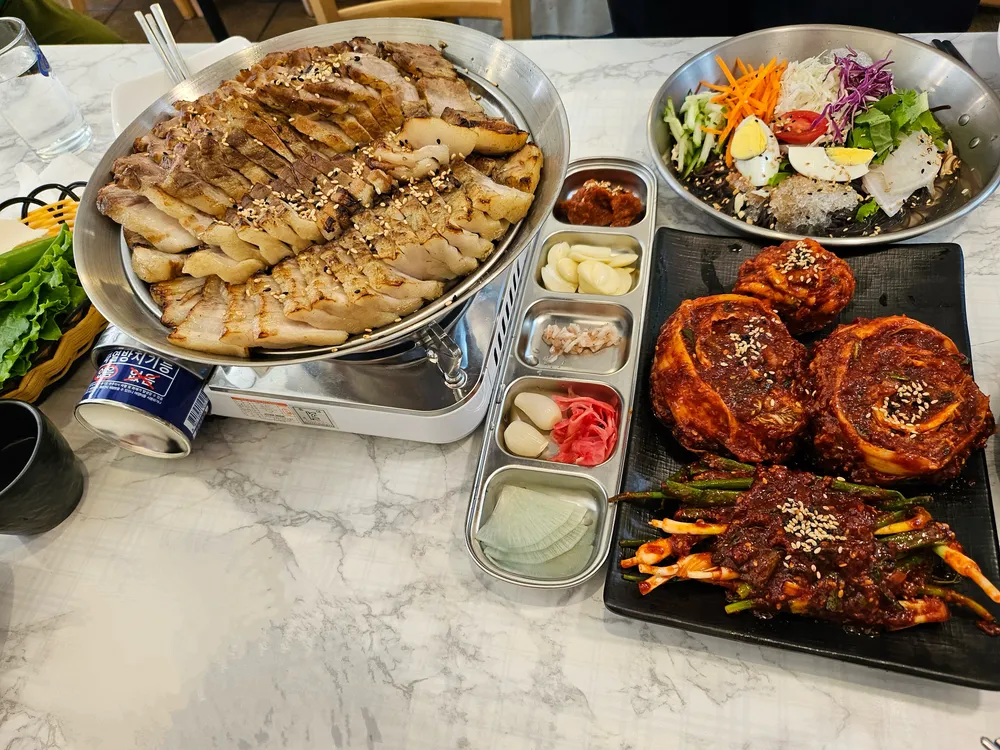 어지니보쌈&막국수 대표 이미지