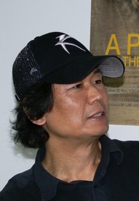 감독인 송동윤의 대표 이미지