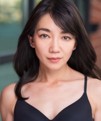 영화배우인 미아 안도의 대표 이미지