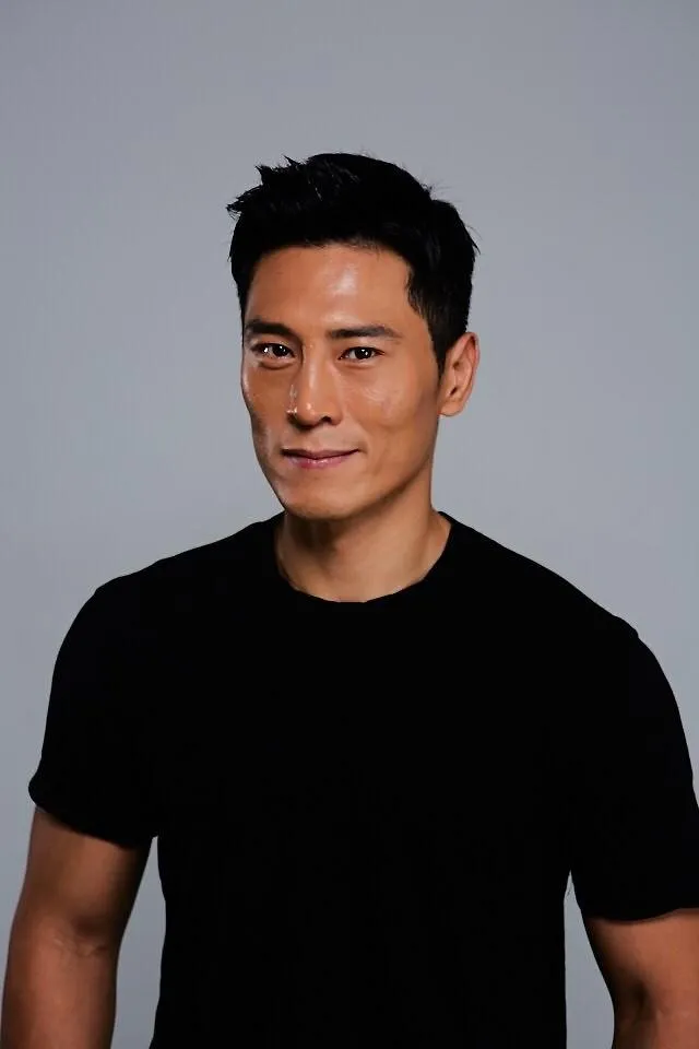 개그맨,가수인 김재우의 대표 이미지
