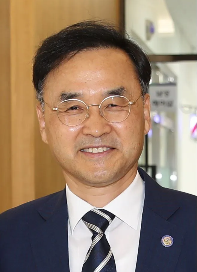 정치인인 차정인의 대표 이미지