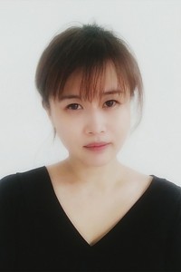 영화감독인 하신아의 대표 이미지
