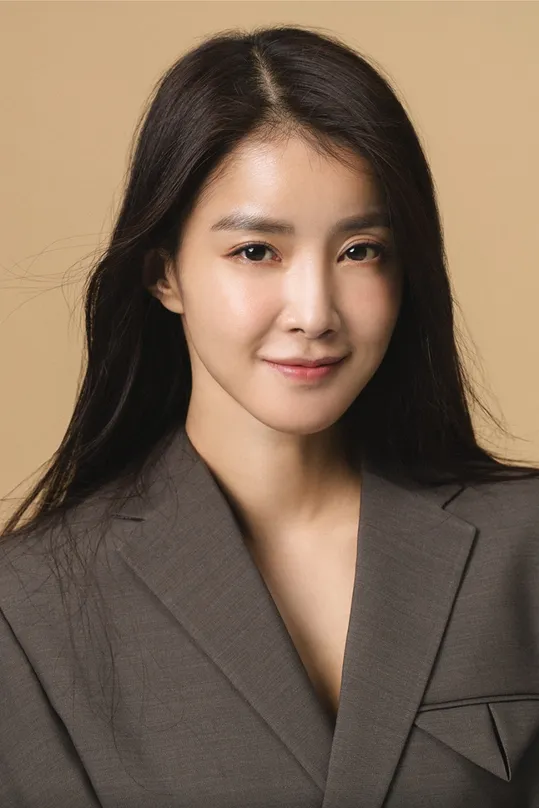 탤런트,영화배우인 이시영의 대표 이미지