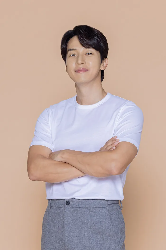 개그맨,가수인 허경환의 대표 이미지