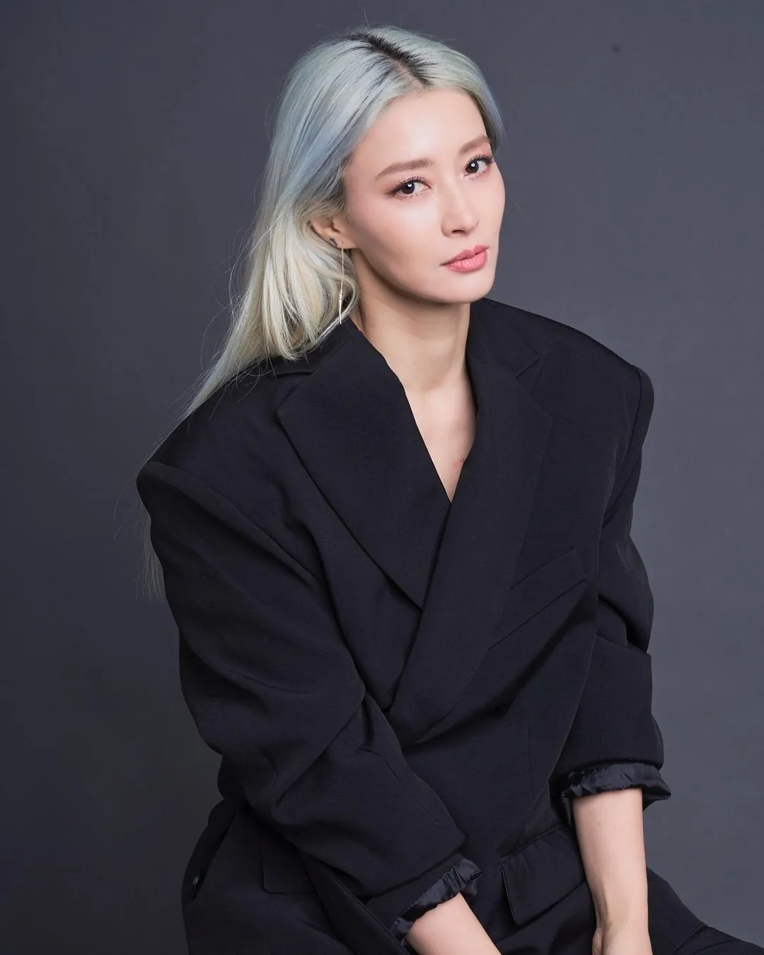 가수인 황보의 대표 이미지