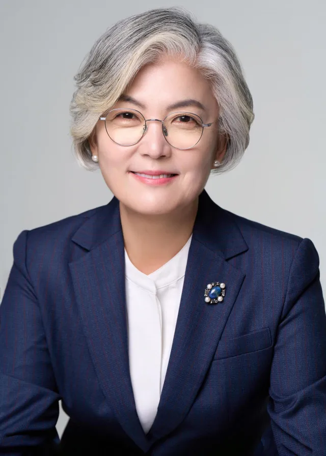 특수단체인,(전직)공무원인 강경화의 대표 이미지