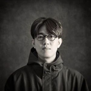 작곡가, 작가, 미디어아티스트, 사운드아티스트인 그레이코드의 대표 이미지
