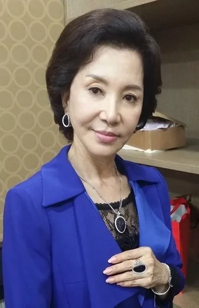 탤런트, 영화배우인 서권순의 대표 이미지