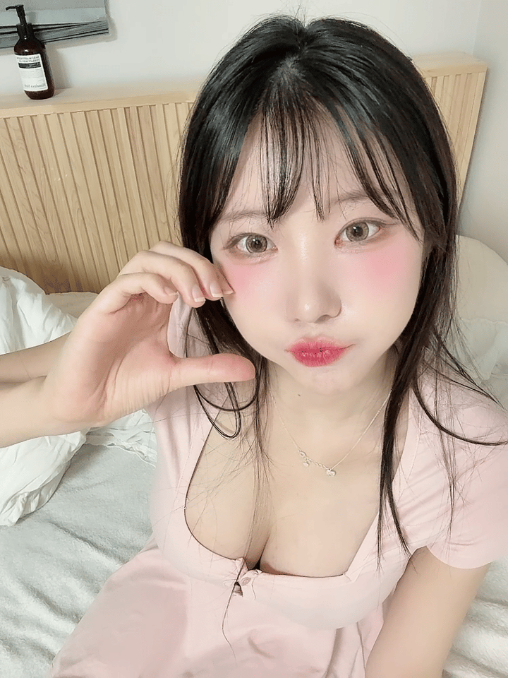 유튜버, 틱톡커, 방송인인 쮸러스의 대표 이미지