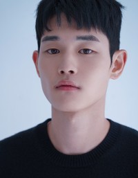 영화배우인 김정진의 대표 이미지
