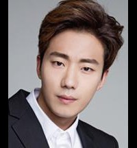 영화배우인 희웅의 대표 이미지