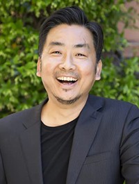 영화배우인 텐진 돈더프의 대표 이미지