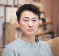 영화감독인 송호철의 대표 이미지
