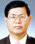대학교수인 김무생의 대표 이미지