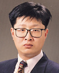 변호사인 윤명호의 대표 이미지