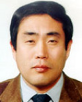 (전직)연구인인 윤박의 대표 이미지