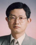 신문기자인 조성남의 대표 이미지