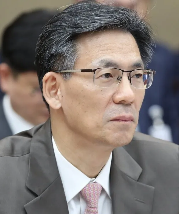 (전직)검사인 복두규의 대표 이미지