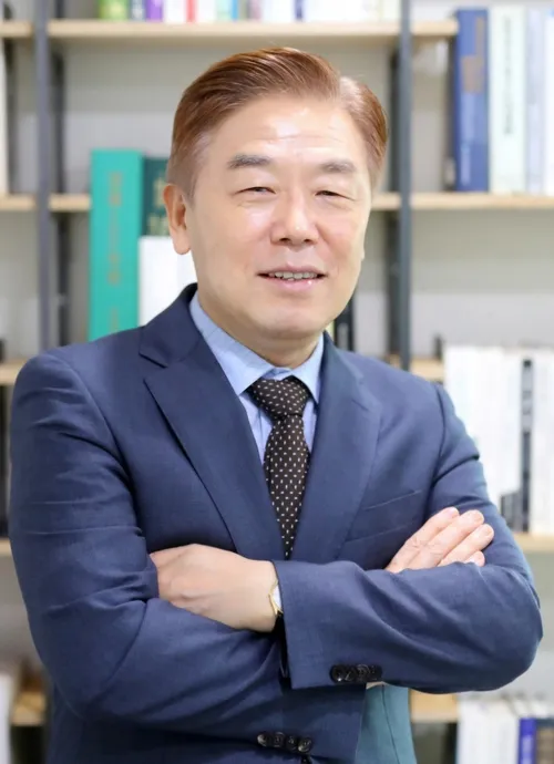 특수단체인인 김형석의 대표 이미지