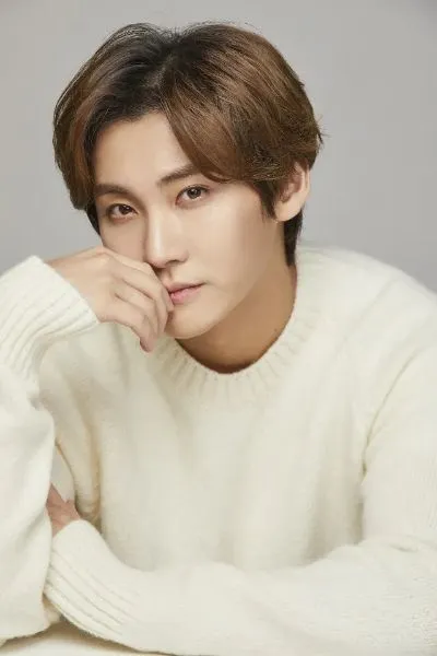 가수, 영화배우인 송승현의 대표 이미지