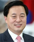 정당인, (전직)광역단체장, (전직)정무직공무원인 김두관의 대표 이미지
