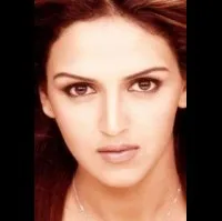 배우인 에샤 데올의 대표 이미지