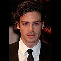 영화배우인 데이빗 리온의 대표 이미지