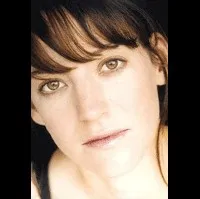 영화배우인 브룩 블룸의 대표 이미지