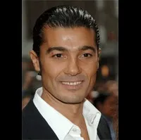 영화배우인 칼레드 나바위의 대표 이미지