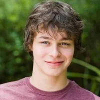 영화배우인 미셰우 조에우사스의 대표 이미지