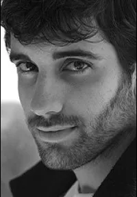 배우인 타마르 노바스의 대표 이미지