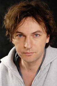 배우인 메디 벨라 카셈의 대표 이미지