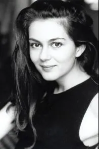 배우인 줄리아 포레의 대표 이미지