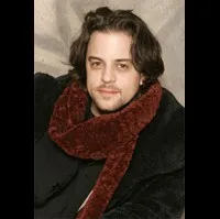 배우인 알렉산더 폴린스키의 대표 이미지