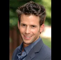 영화배우인 크리스찬 올리버의 대표 이미지