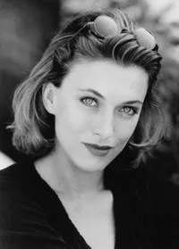 영화배우인 나타샤 린딩어의 대표 이미지