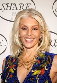 영화배우인 셰라 대니즈의 대표 이미지