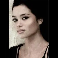 배우인 다프네 페르난데즈의 대표 이미지