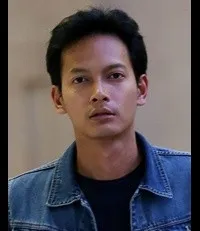 배우인 페디 누릴의 대표 이미지