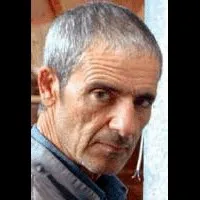 배우인 하비브 보파레스의 대표 이미지