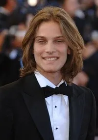 영화배우인 앤디 질렛의 대표 이미지